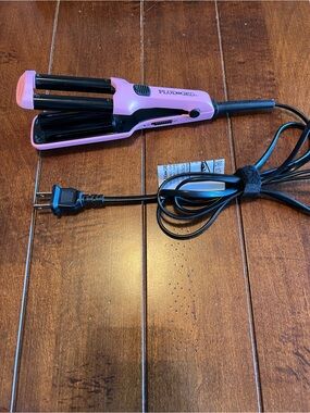 Plugged In Pink Ceramic Triple Barrel Mini Hair Waver Crimper Travel